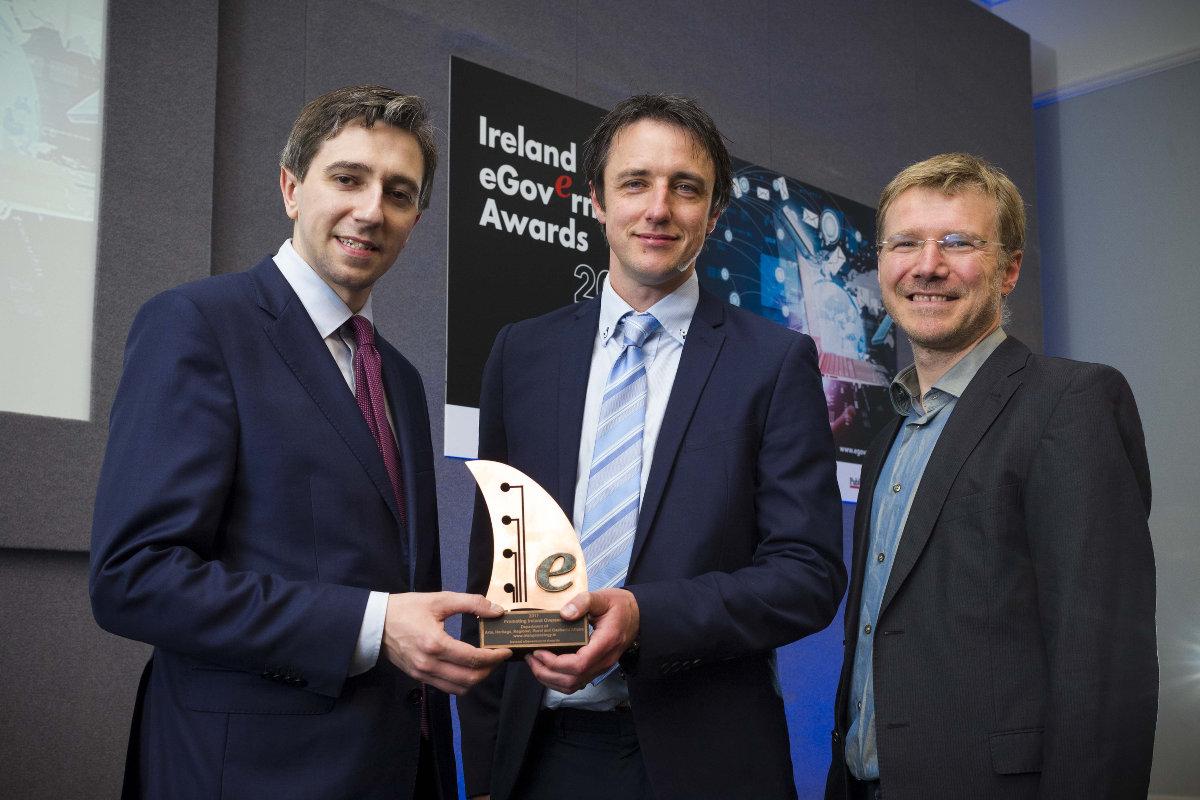 Minister Simon Harris TD, Tadhg O'Shea (DAHRRGA), Hervé Boinnard (Puma - IT)